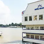Gracia Botel 3*