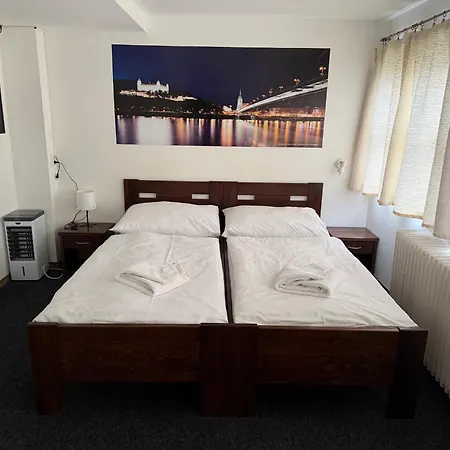 Gracia Bådhotel Bratislava