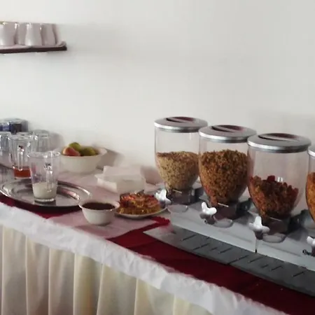 그라치아 보트호텔 3*