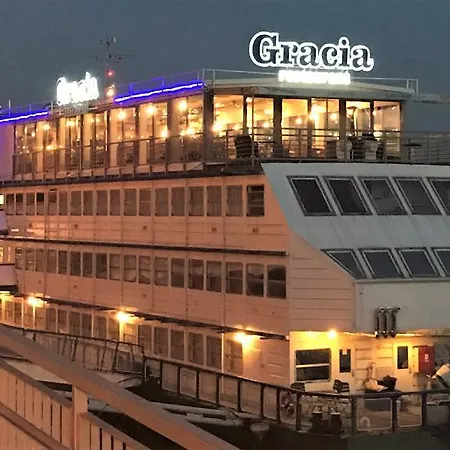 그라치아 보트호텔 3*