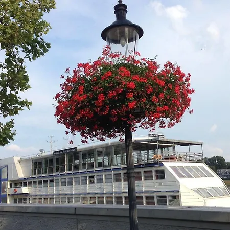 Botel Gracia 3*