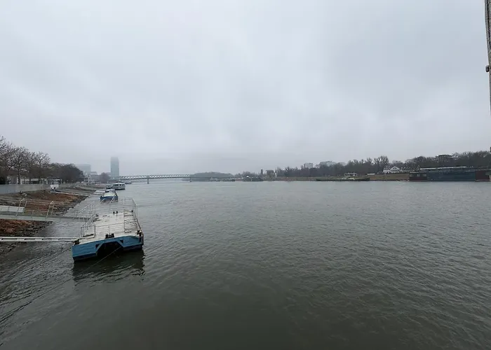 Gracia Πλωτό κατάλυμα Μπρατισλάβα