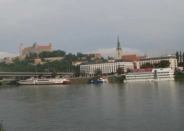 Πλωτό κατάλυμα Gracia 3*