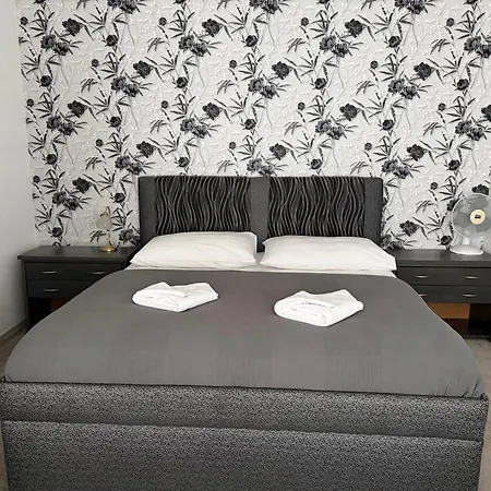 Ботель Gracia 3*