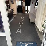 Úszó hotel Gracia