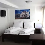 Úszó hotel Gracia 3*